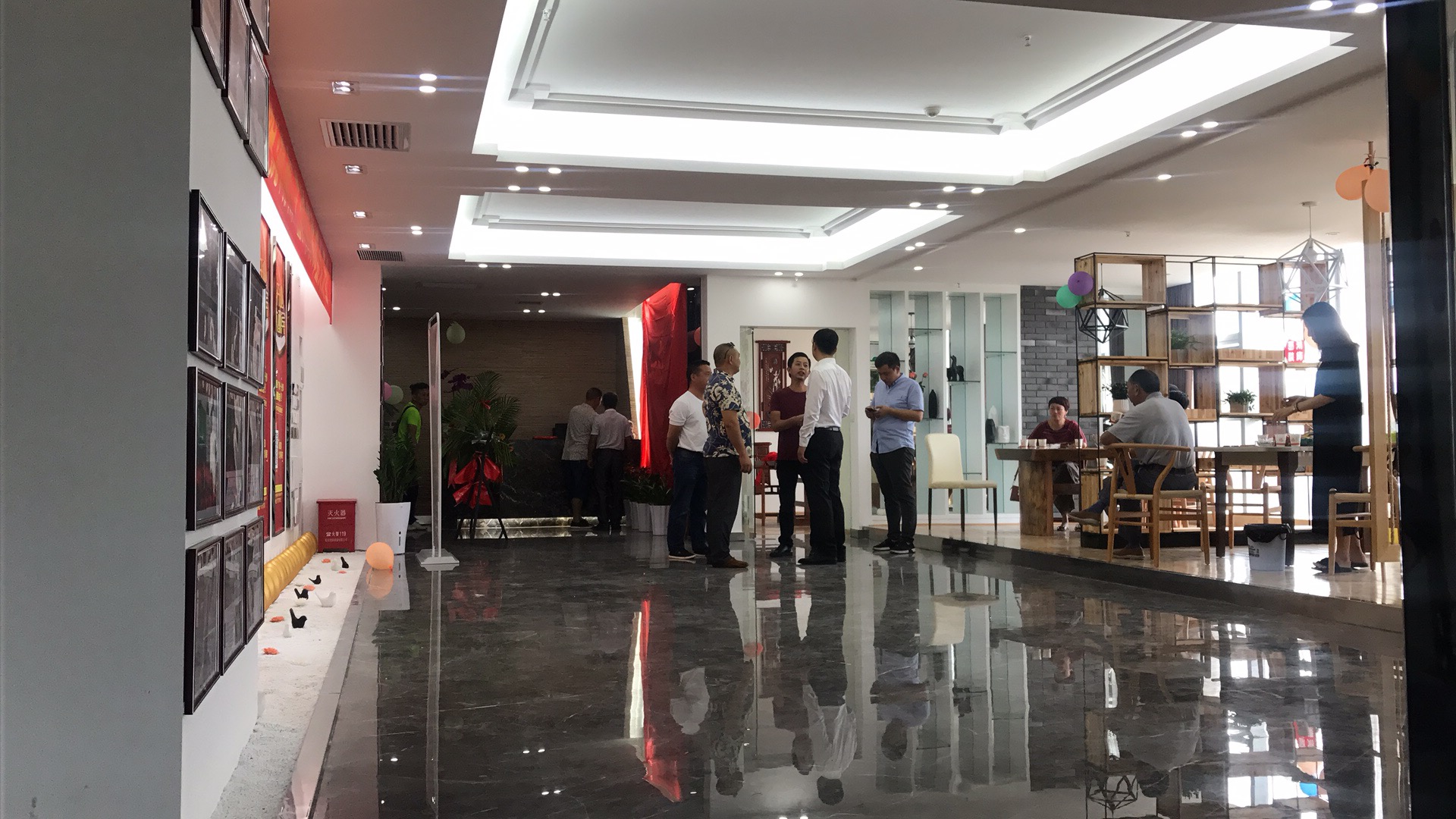 藝鴻裝飾湖南長沙分公司盛大開業(yè)(圖8) 藝鴻裝飾湖南長沙分公司盛大開業(yè)(圖8)