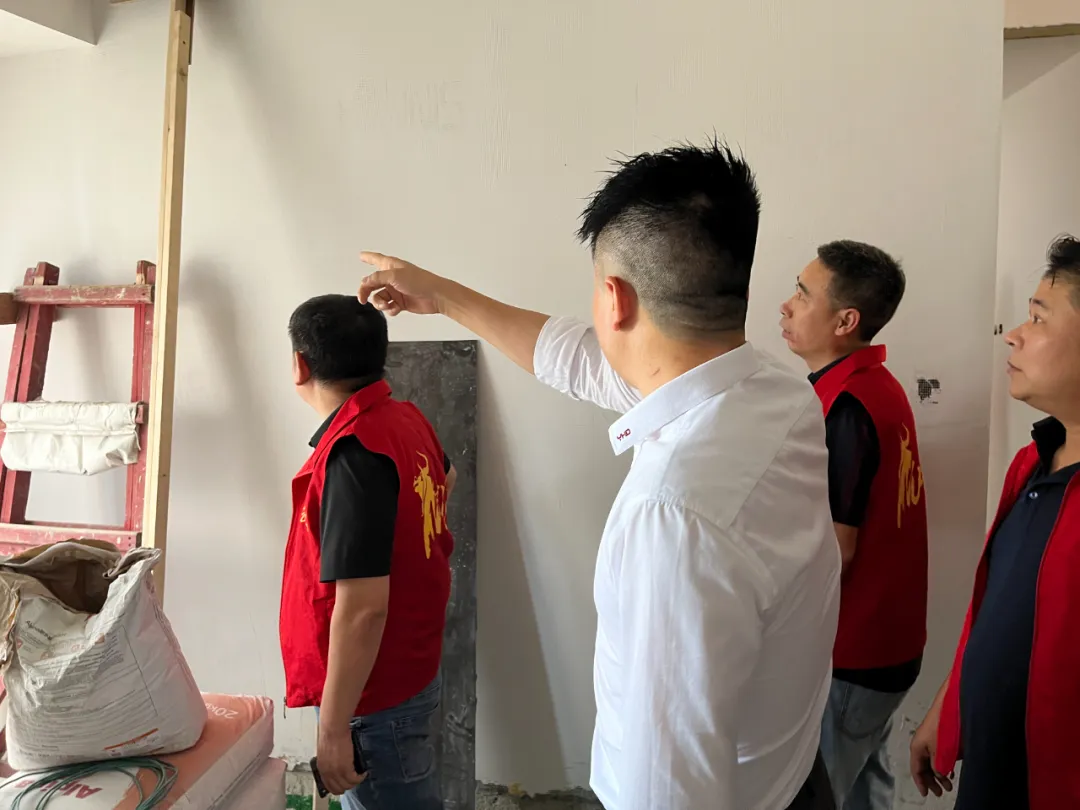 夏日送清涼 情系工人心 | 藝鴻溫情走訪各工地現(xiàn)場暖人心(圖19)